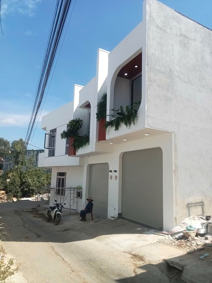 Nhà mới 2 mặt tiền hẻm Trần Phú, Buôn Ma Thuột 52m² giá 3.65 tỷ - Full nội thất, vào ở ngay!