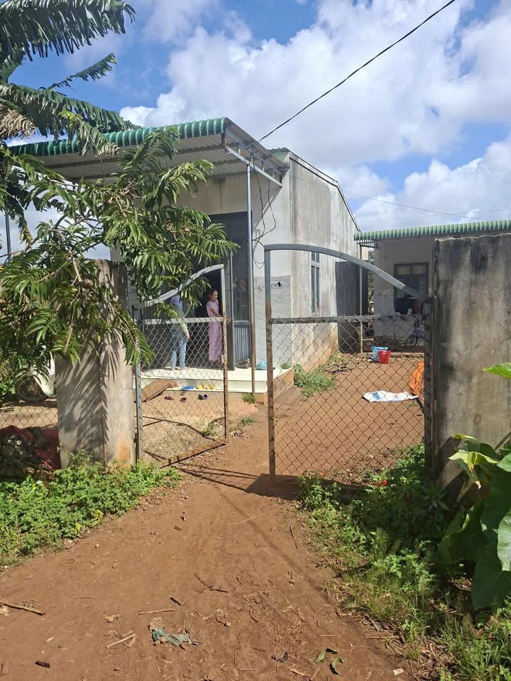 Nhà riêng Huyện Ea Kar, Đắk Lắk 250m² giá 1.1 tỷ - Chính chủ, sẵn sàng vào ở!