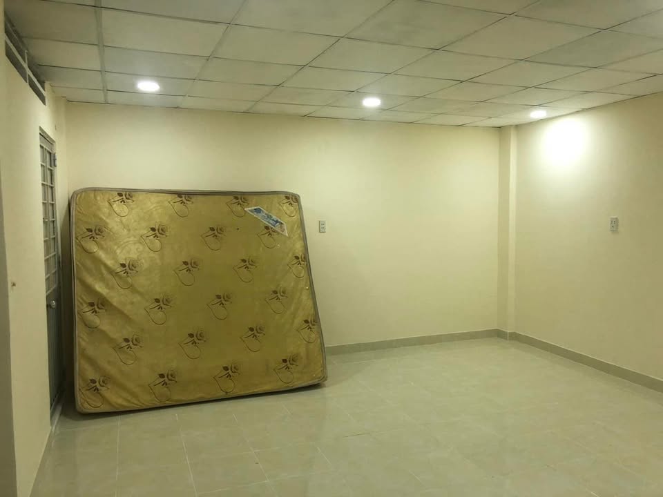 Nhà cho thuê hẻm Út Tịch, Tân Bình 36m² giá 9 triệu - Sẵn sàng vào ở!