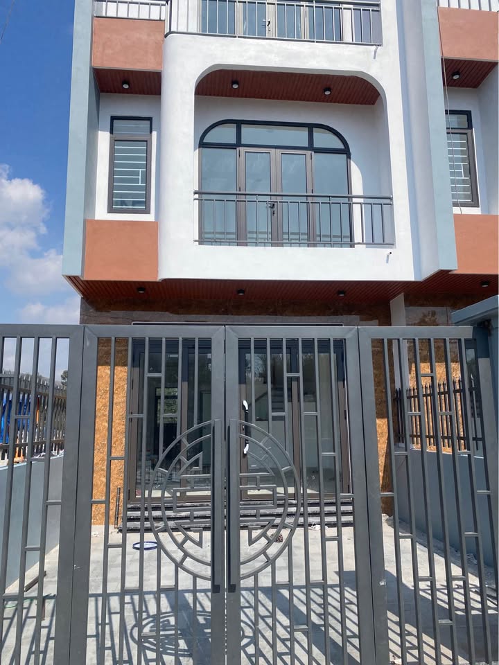 Nhà 3,5 tầng Dốc Giao Thông Cột 8 - 78m² chỉ 2 tỷ - Chính chủ bán gấp!