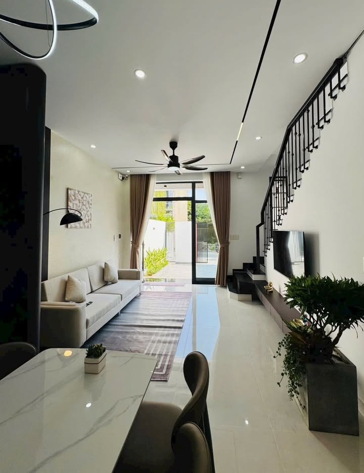 Nhà 2 tầng Phú Thượng 86m² giá 3.28 tỷ - Full nội thất xịn, ô tô vào tận nơi!