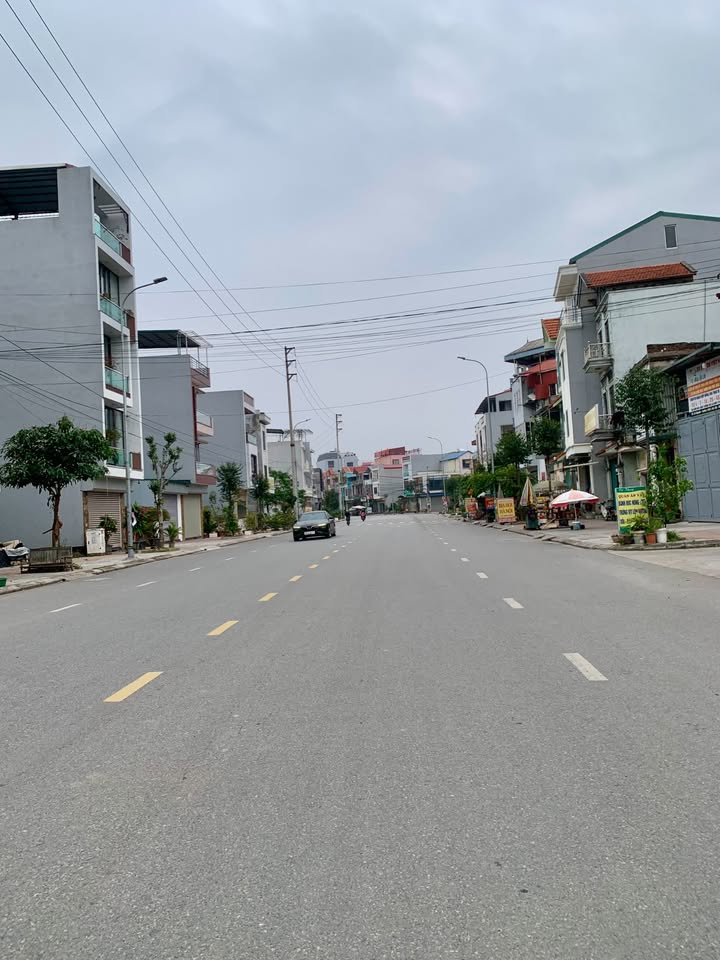 Đất mặt phố Lý Tự Trọng, Từ Sơn 90m² giá 1x tỷ - Kinh doanh đỉnh cao!