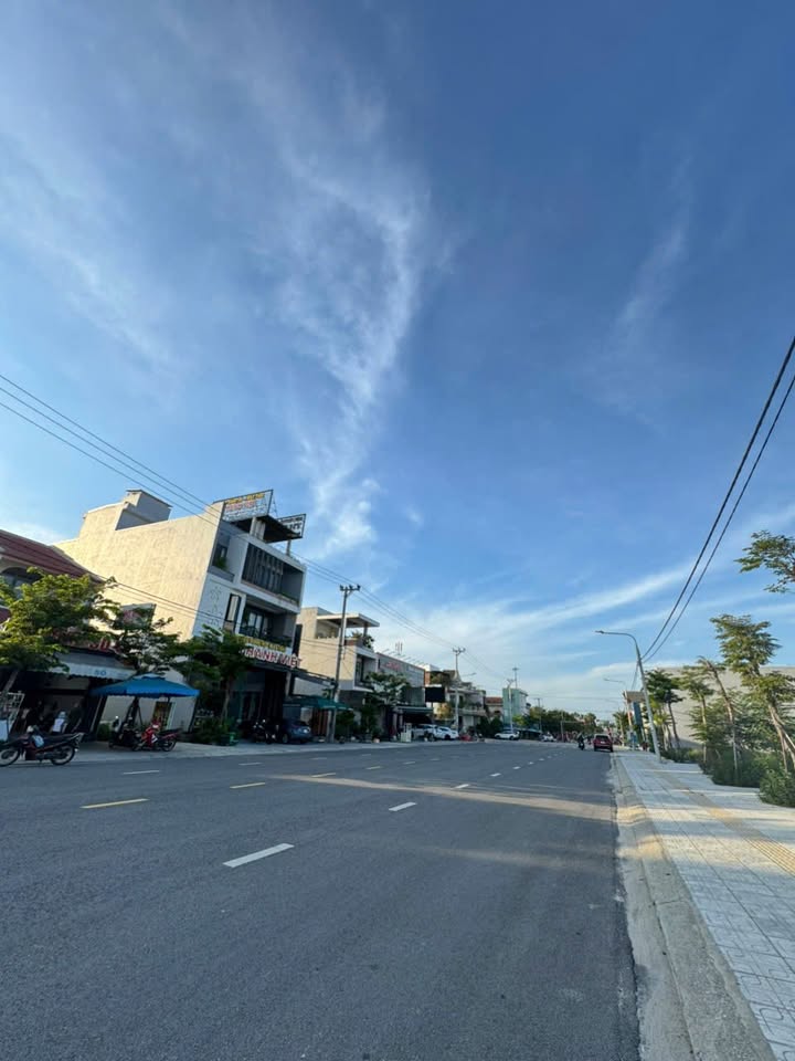 Đất nền Lê Thánh Tông, Sơn Trà 180m² giá 2.4 tỷ - Đầu tư sinh lời ngay!