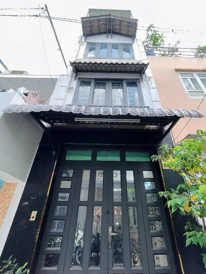 Nhà 4 tầng Nguyễn Kiệm, Phú Nhuận 31m² giá 6.8 tỷ - Đầu tư sinh lời cao!