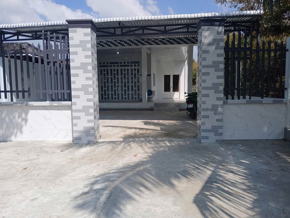 Nhà riêng xã An Bình, Vĩnh Long 241m² giá 1.05 tỷ - Sẵn sàng vào ở ngay!