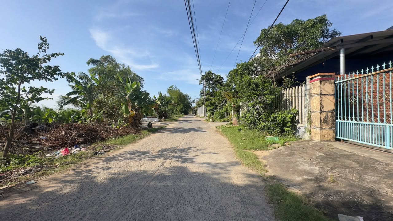 Nhà 2 Tầng Mặt Tiền Tại Hòa Hiệp 320m² Giá 1.6 Tỷ - Cơ Hội Đầu Tư Hiếm Có!