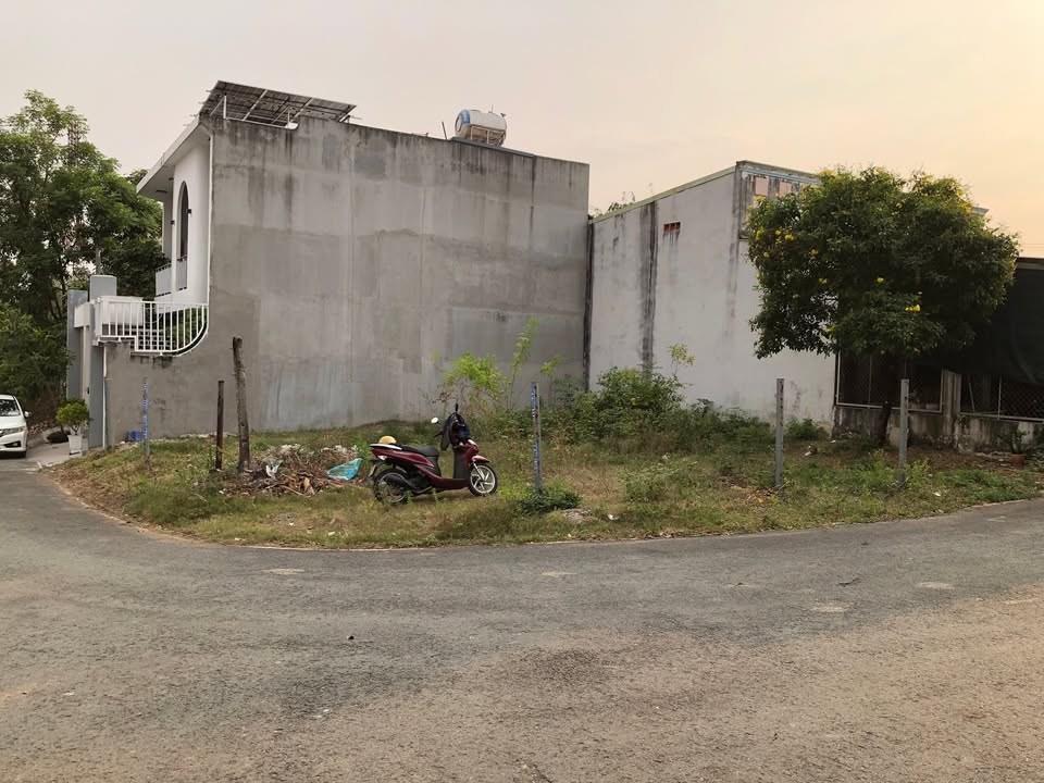 Đất nền lô góc 2 mặt tiền DX 084 Chánh Mỹ 91.4m² giá 2.55 tỷ - Cơ hội đầu tư hấp dẫn!