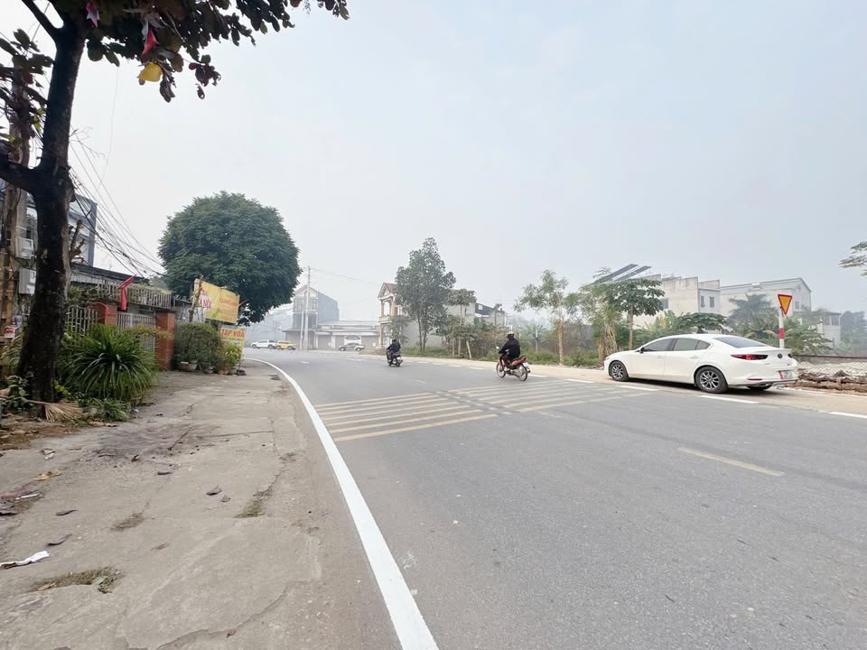 Đất nền mặt đường QL32C, Lâm Thao 100m² giá 2.x tỷ - Đầu tư sinh lời ngay!