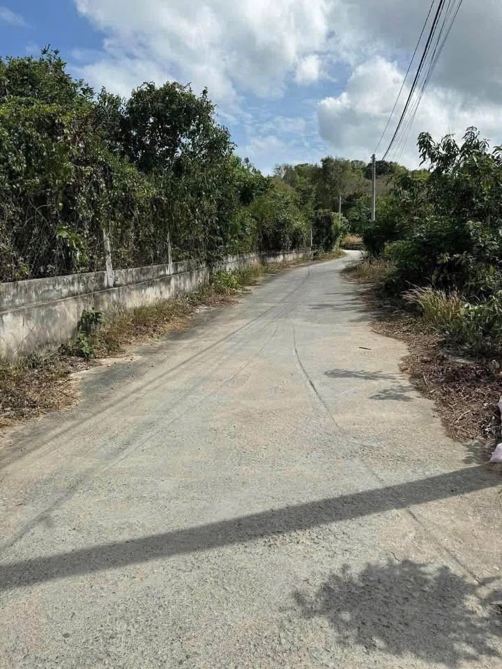 Đất biệt thự 1700m² tại Thị trấn Long Hải - Giá 6 tỷ, cơ hội đầu tư tuyệt vời!