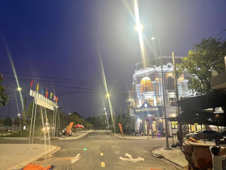 Nhà phố tái định cư Cây Quéo, Thị trấn Long Điền 90m² giá 2.45 tỷ - Đối diện công viên