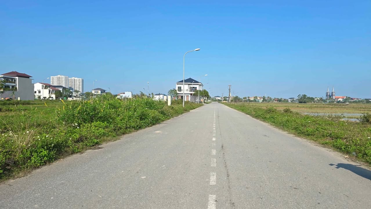 Đất nền kinh doanh tại Huyện Cẩm Xuyên 320m² - Đường rộng 13m, vị trí đẹp!