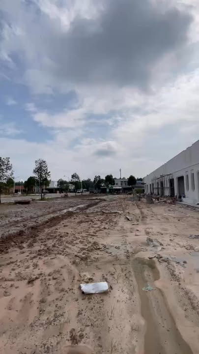 Đất 150m² tại Dĩ An giá 1.688 tỷ - Tặng kiot mới ngay trục đường đông đúc!