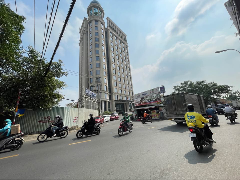 Nhà góc 2 mặt tiền Ung Văn Khiêm 64m² giá thỏa thuận - Xây cao tầng, ô tô tránh