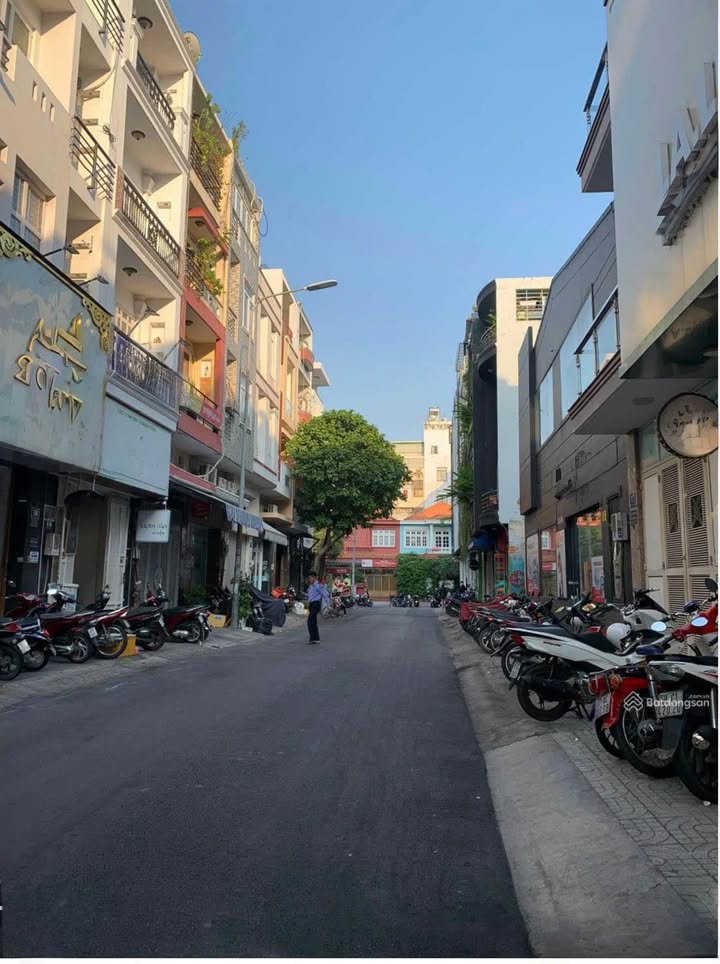 Nhà mặt tiền kinh doanh phố Hoa Lan, Quận Phú Nhuận 50m² giá 17 tỷ - Đầu tư sinh lời ngay!