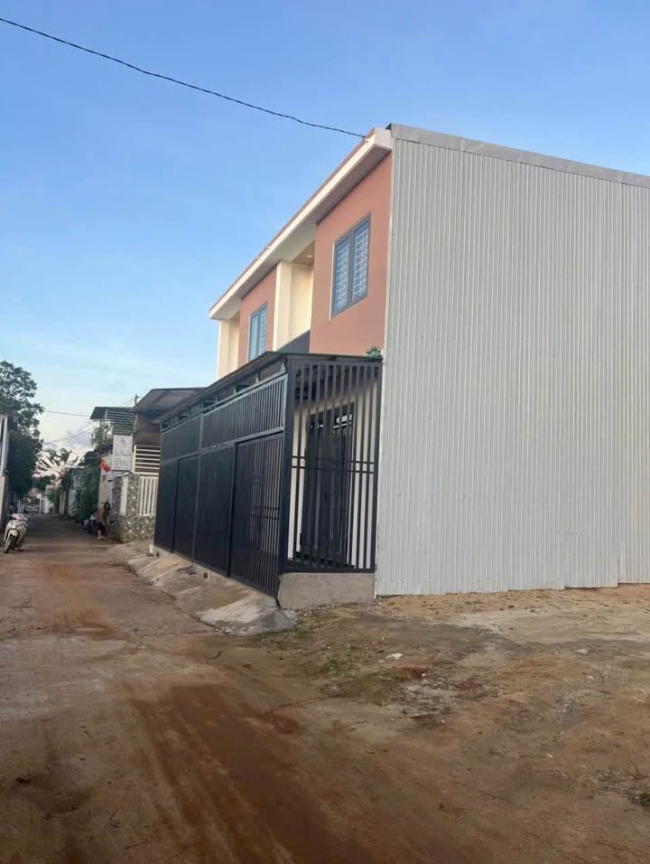 Nhà hẻm Hoàng Hoa Thám, Buôn Đôn 85m² giá 1.5 tỷ - Nhà mới đẹp, an ninh tốt!