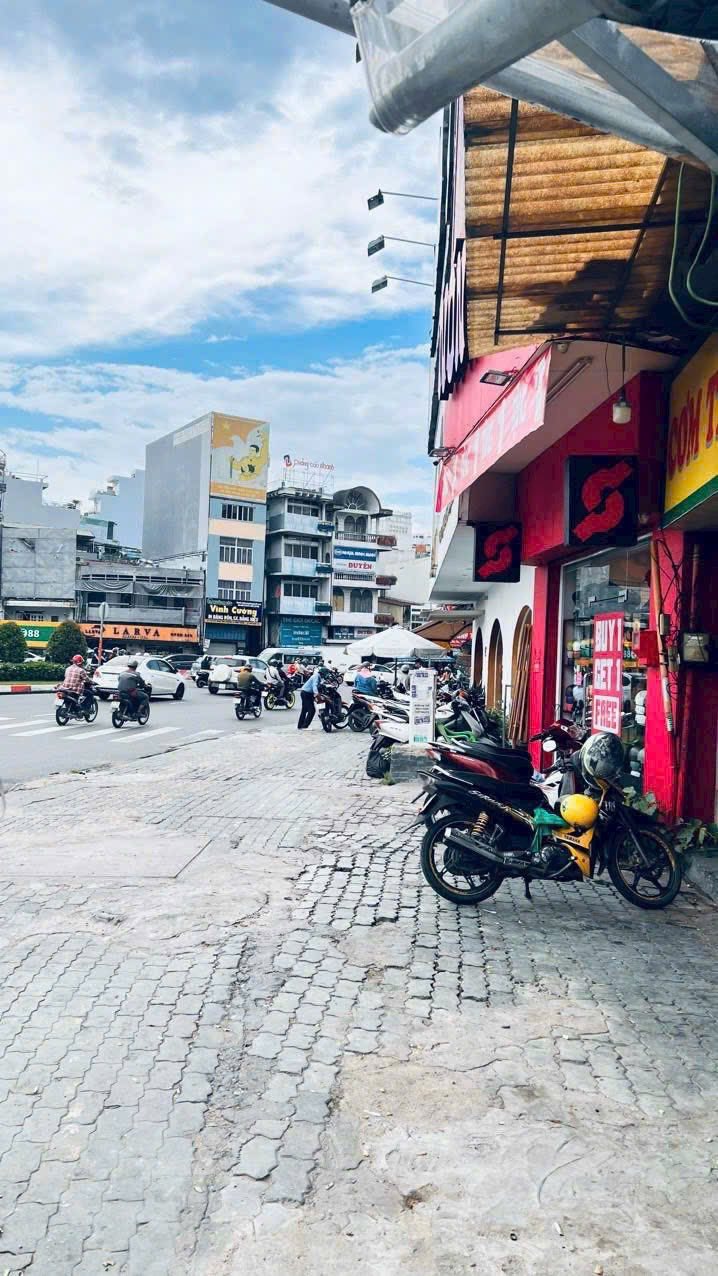 Nhà mặt tiền Điện Biên Phủ, Quận Bình Thạnh 104m² - Kinh doanh tự do ngay góc ngã 4 Hàng Xanh!