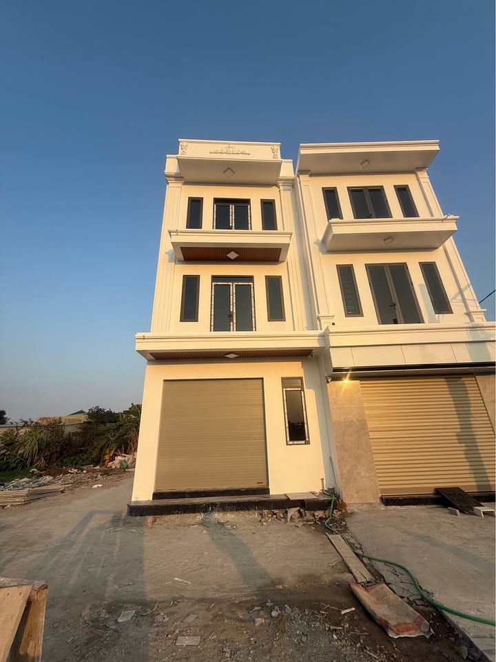 Nhà góc 50m² tại Chợ Hương Dương Kinh, giá 2,5 tỷ - Sẵn sàng ở ngay!