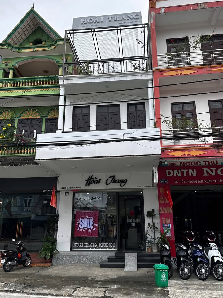 Nhà 2 tầng + 1 tum tại phường Đức Xuân 100m² giá 4,x tỷ - Sẵn sàng vào ở ngay!