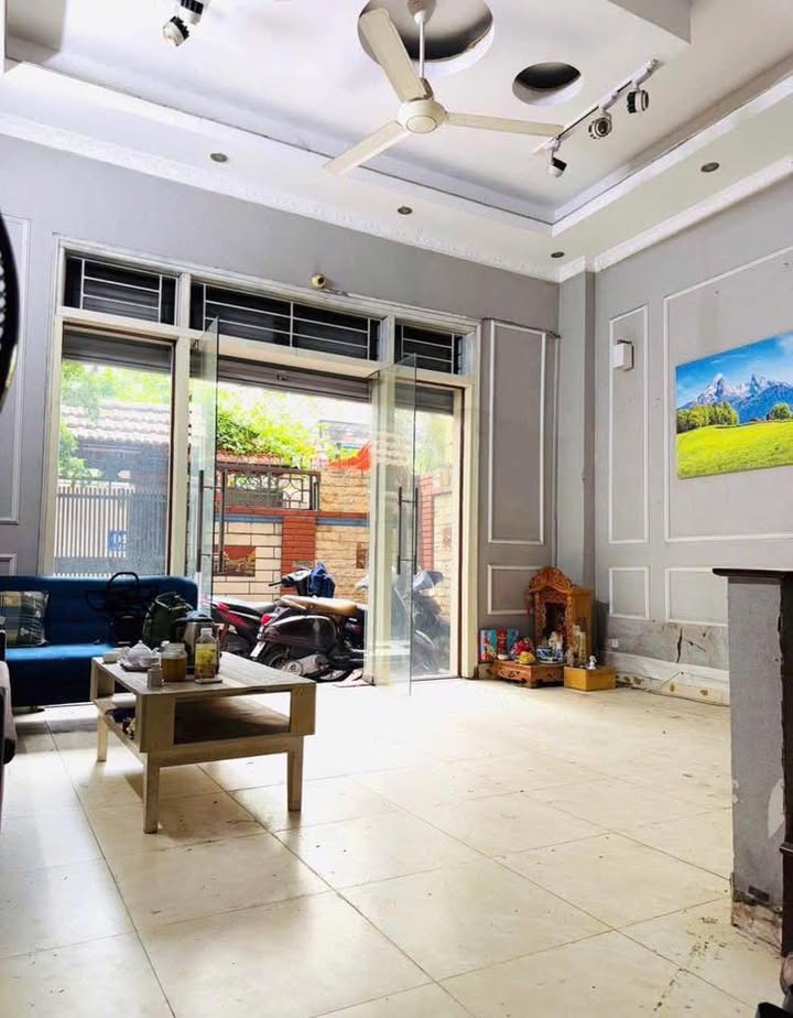 Nhà cho thuê Ngõ 16 Nguyễn Khánh Toàn 80m² giá 9 triệu - Phù hợp làm cửa hàng, văn phòng