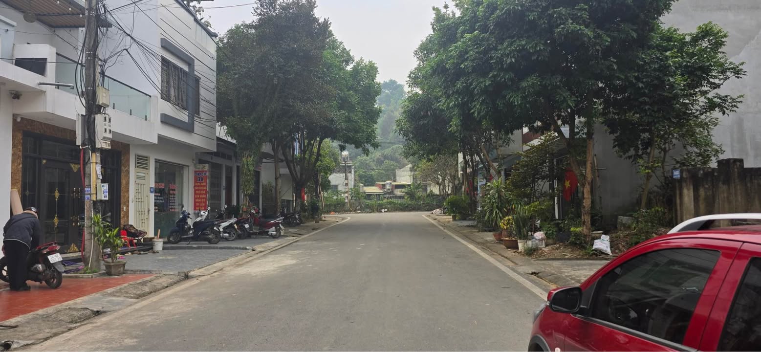 Bán lô đất Bùi Quốc Khái, Lào Cai 90m² giá chỉ 2,2 tỷ - Cơ hội đầu tư lý tưởng!