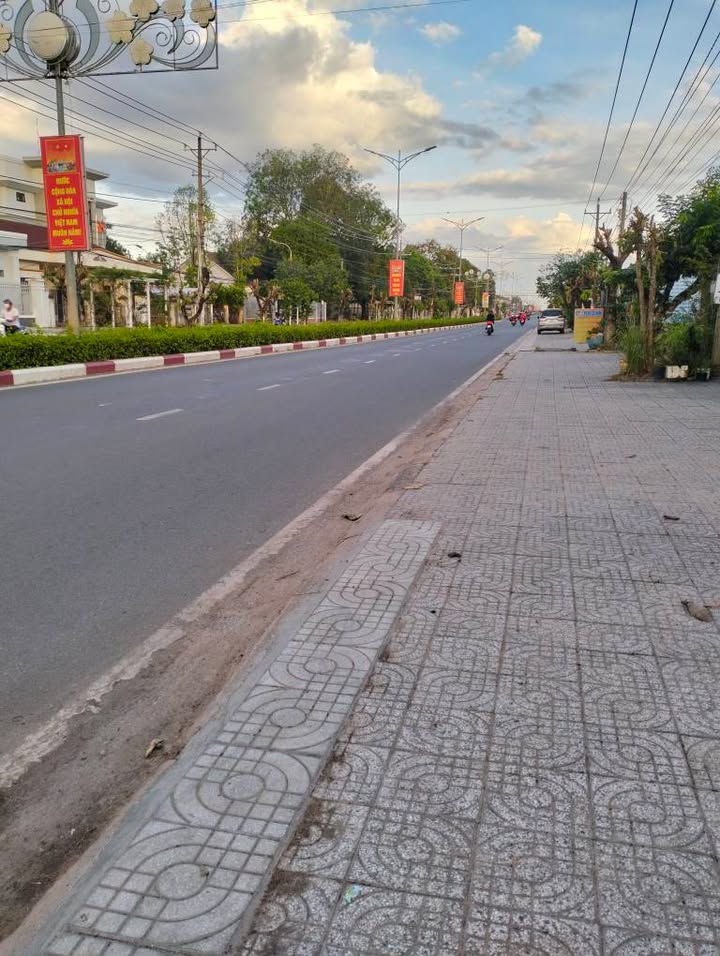 Nhà mặt tiền Nguyễn Chí Thanh, Tân Biên 840m² - Kinh doanh cực tốt!