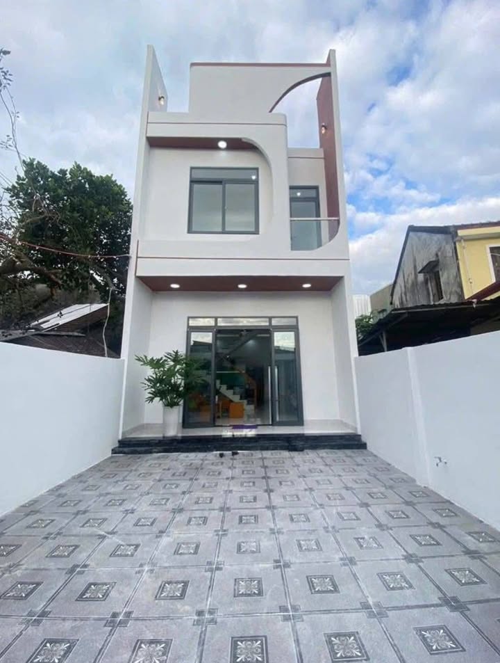 Nhà 2 tầng hẻm Hà Huy Tập, Quảng Ngãi 118m² giá 2 tỷ - Gần Vincom và chợ