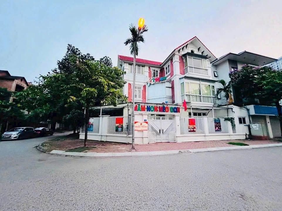 Biệt thự Handiresco Xuân Đỉnh 236m² giá 60 tỷ - Vị trí lô góc đắc địa!