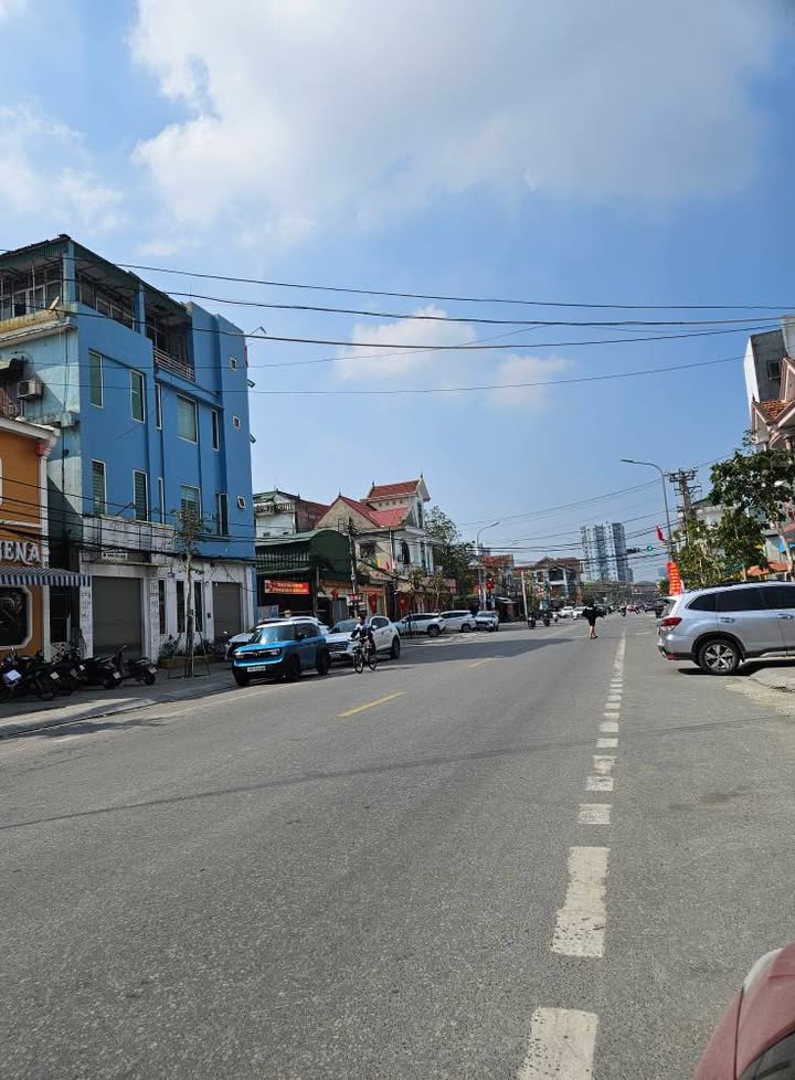 Bán nhà 3 tầng mặt đường An Dương Vương, TP Vinh, 70m² - Vị trí đắc địa kinh doanh sầm uất!