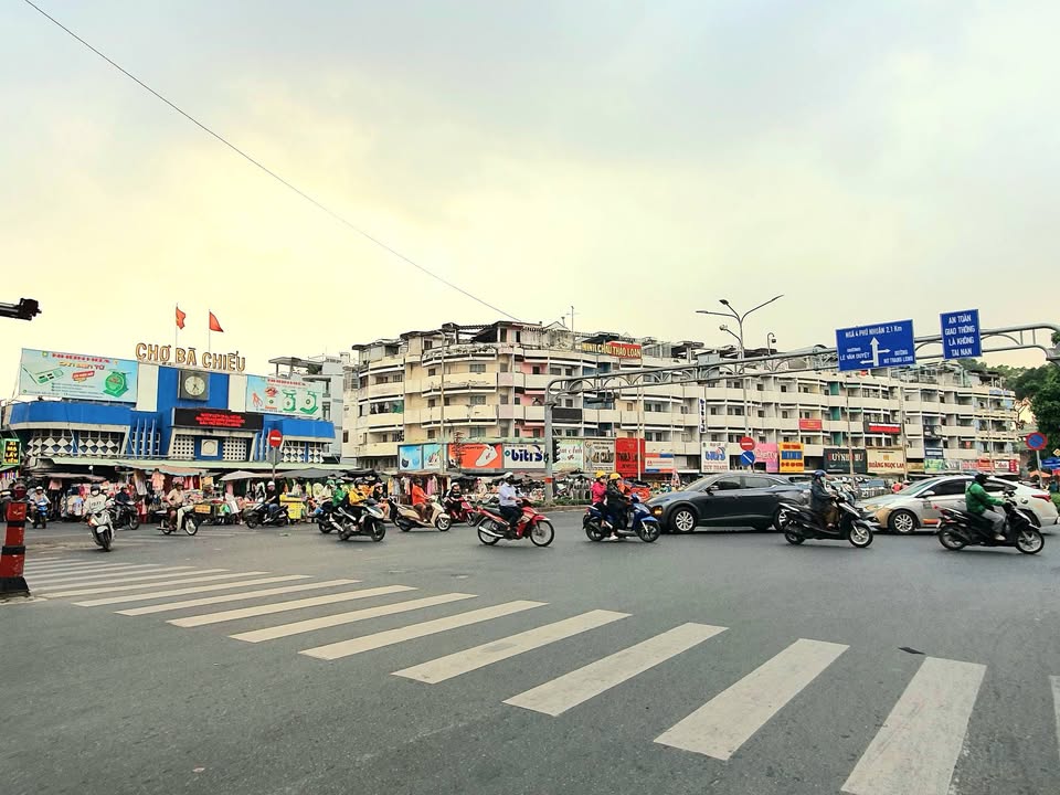 Nhà phố 5 tầng Bình Thạnh 67m² giá chỉ 5 tỷ - Nở hậu, sẵn sàng vào ở!