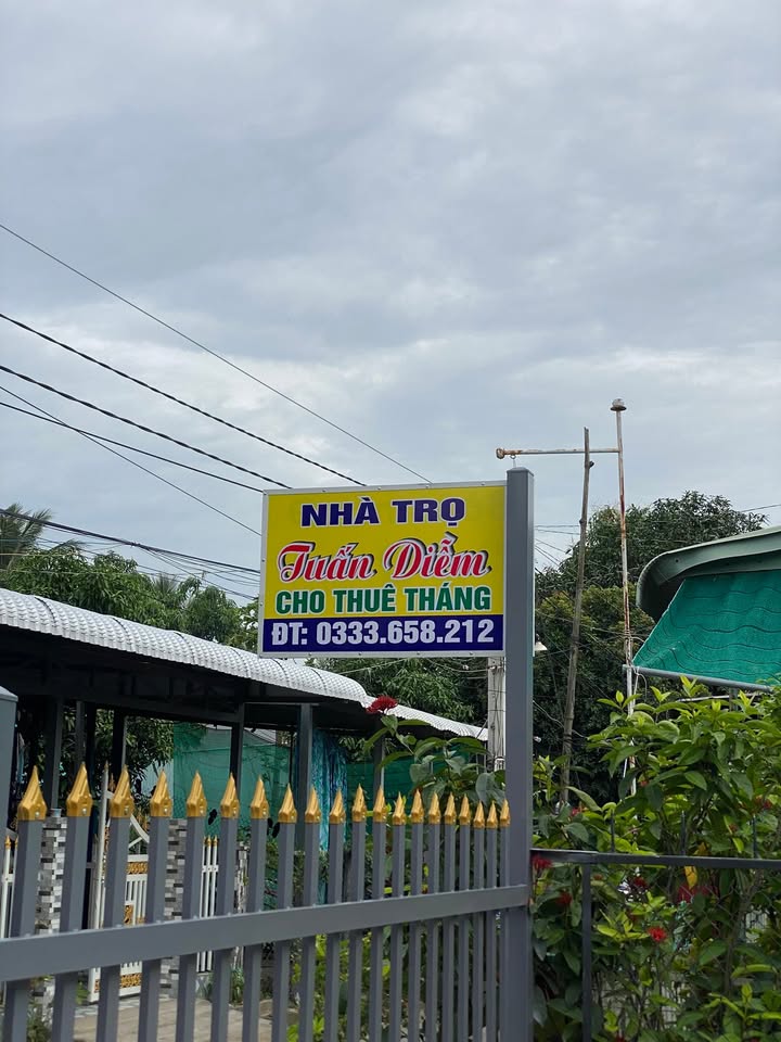 Nhà trọ cho thuê tại hẻm kế BS Trắng, 11 phòng - Tiện nghi đầy đủ, thoáng mát!