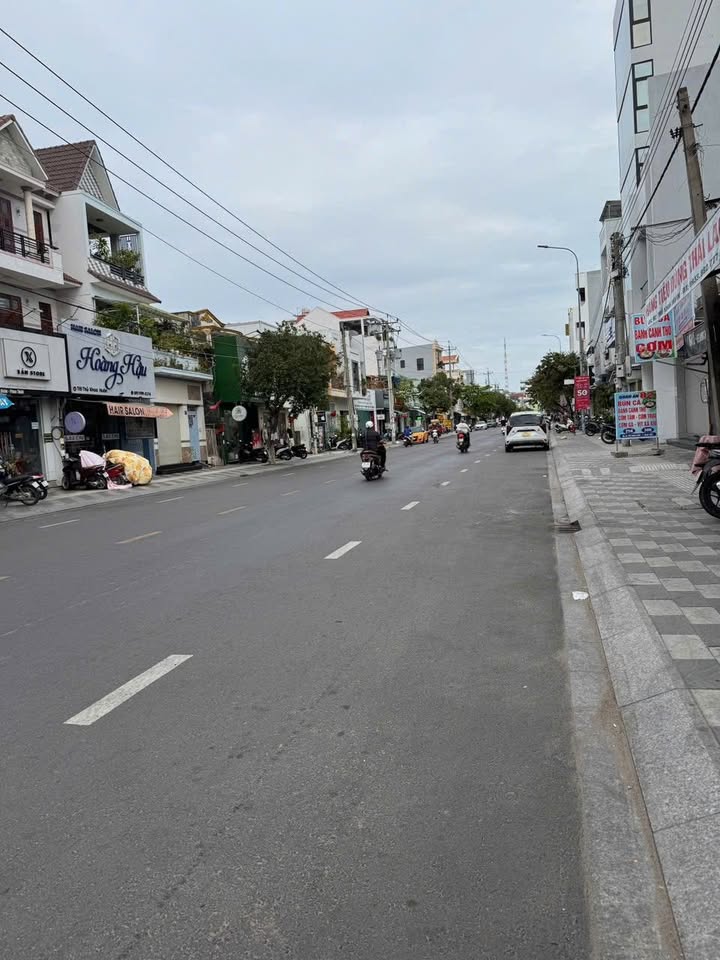 Nhà Mặt Tiền Kinh Doanh Đường Thủ Khoa Huân - 226m² giá 1x tỷ - Cơ hội đầu tư hấp dẫn!