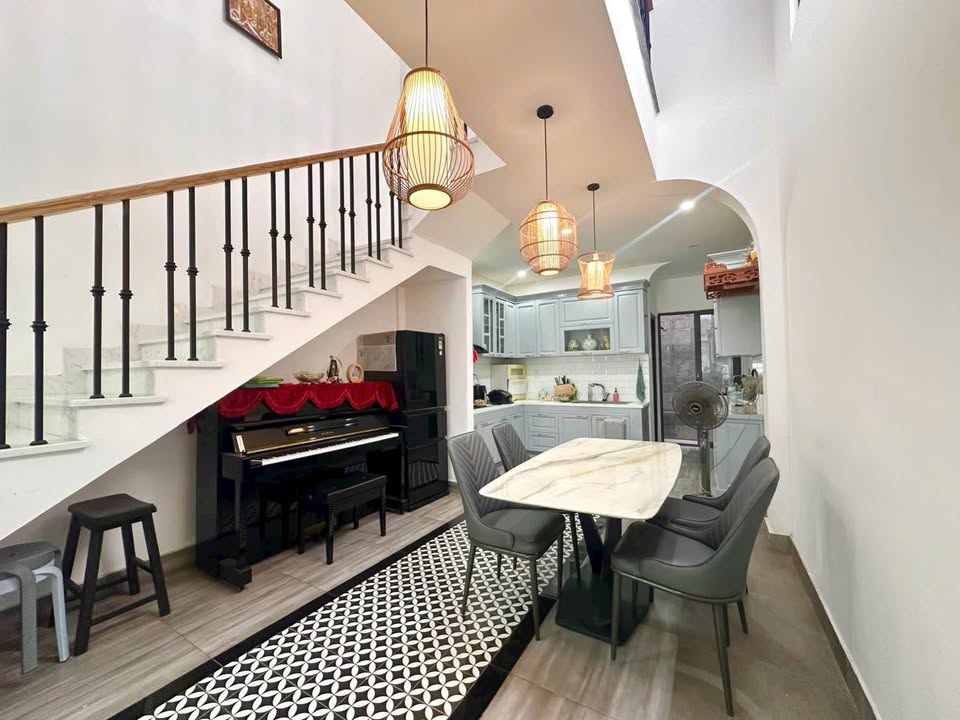 Nhà mặt tiền đường Yên Bái, P4, TP Vũng Tàu 60m² giá 6 tỷ - Thiết kế hiện đại, kinh doanh thuận lợi!