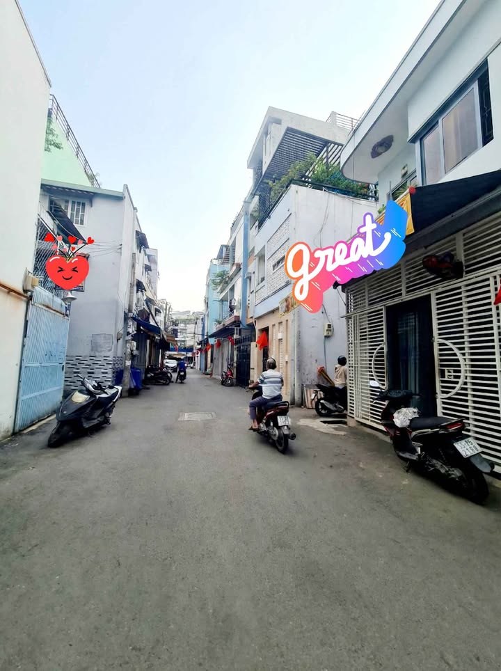 Nhà 2 tầng Lạc Long Quân, 46m² giá 7 tỷ - Đường xe tải thông thoáng!