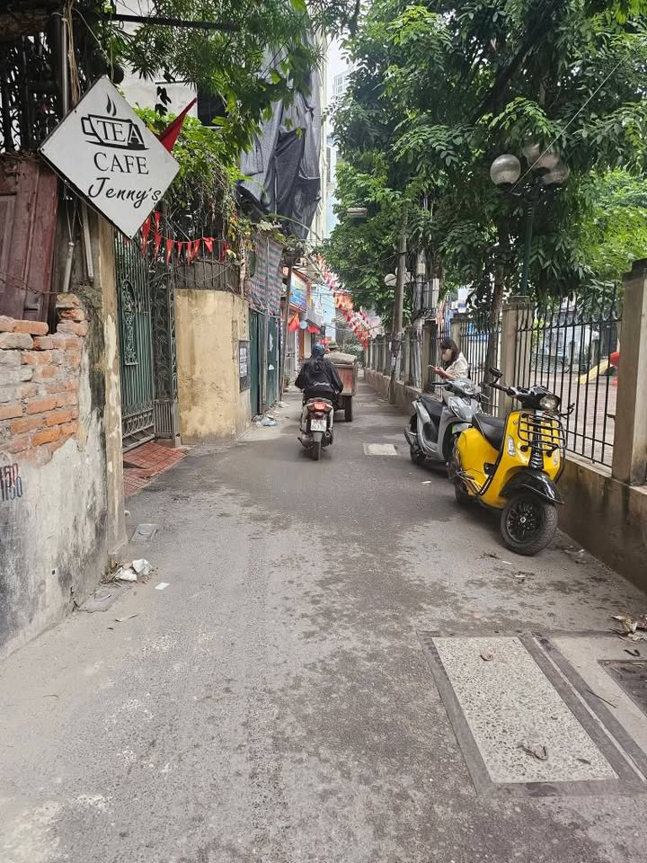 Bán FrontHouse Giáp Nhất, Thanh Xuân 176m² giá 36.5 tỷ - Ô tô vào nhà, Kinh doanh đỉnh!