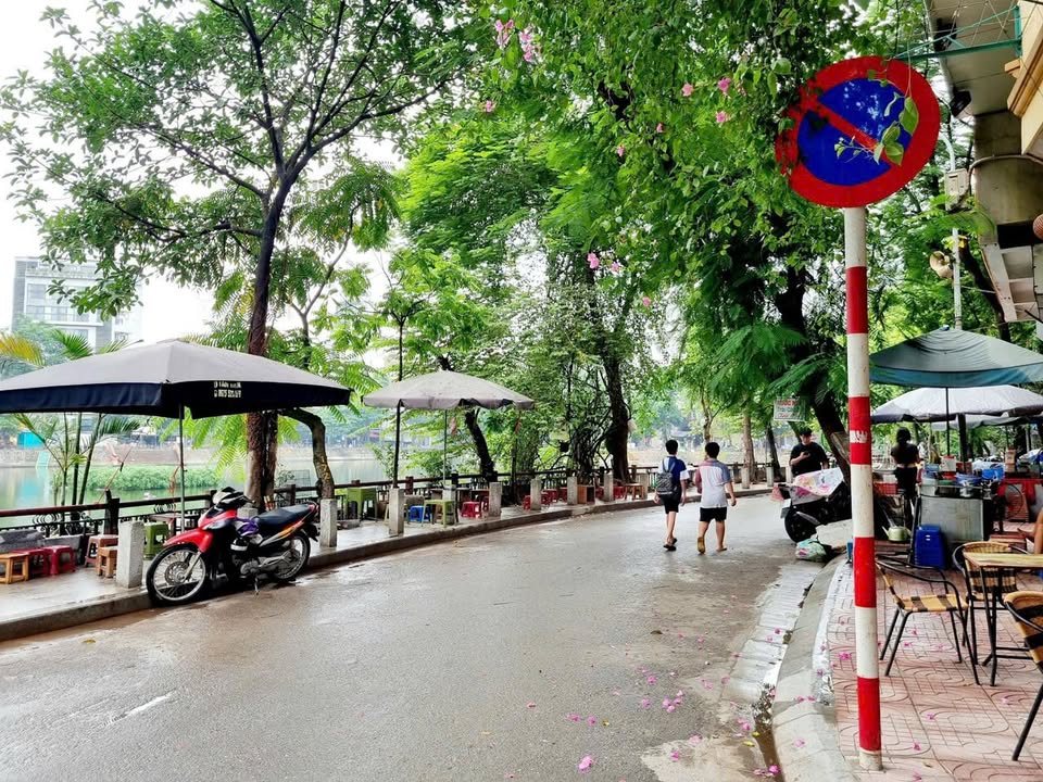 Nhà phố Xuân La, Tây Hồ 184m² giá 1 tỷ - Pháp lý rõ ràng, đầy đủ nội thất!