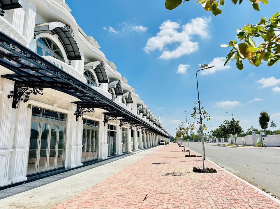 Nhà phố Khu 5A, Đường số 4, 115m² giá 3.4 tỷ - Đối diện quảng trường lớn!