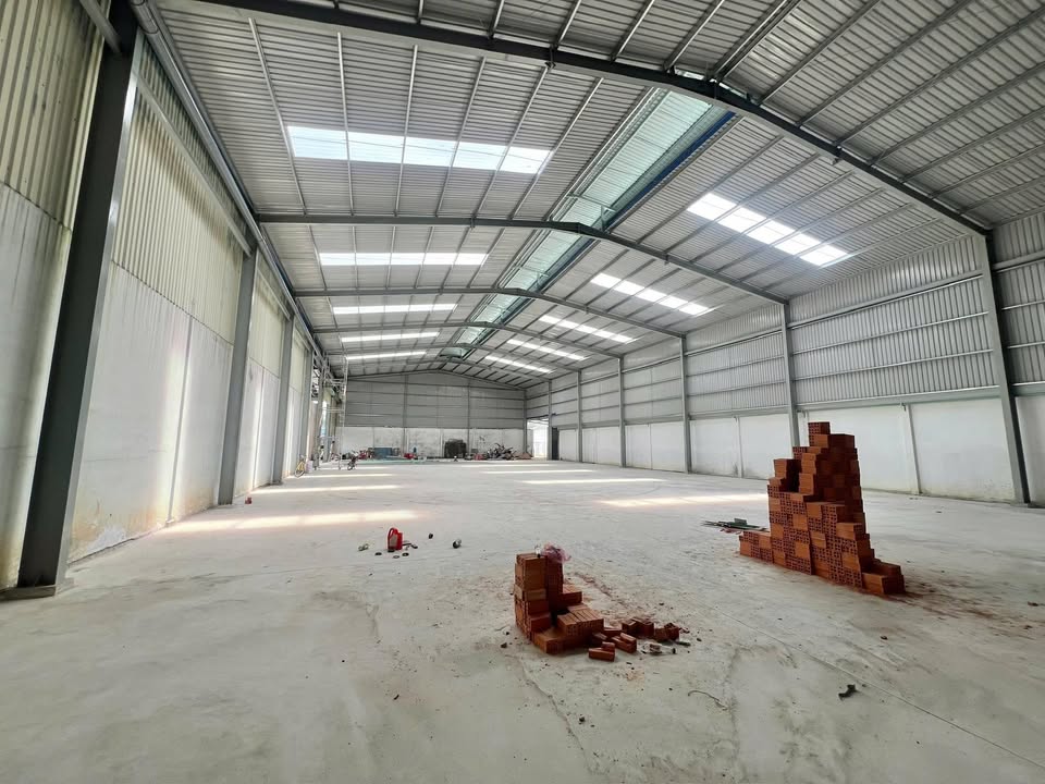Nhà xưởng cho thuê tại Long Nguyên, Bàu Bàng, 750m² giá 35 triệu - Thiết kế hiện đại, sân bãi rộng!