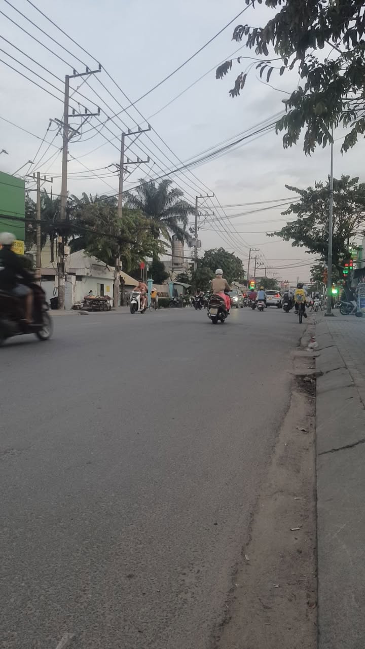 Mặt tiền kinh doanh Lê Thị Trung 460m² giá chỉ 13 tỷ - Cơ hội đầu tư hấp dẫn!