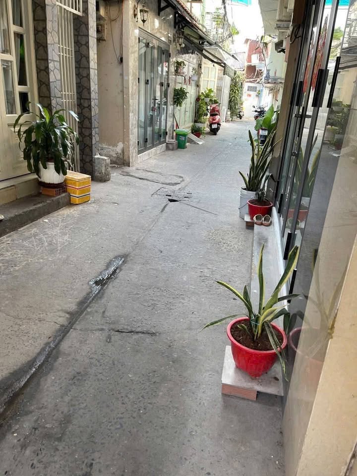 Nhà hẻm 176 Nguyễn Thị Thập, Q7, 15m² giá 980 triệu - Nhà đẹp, tiện ích đầy đủ!