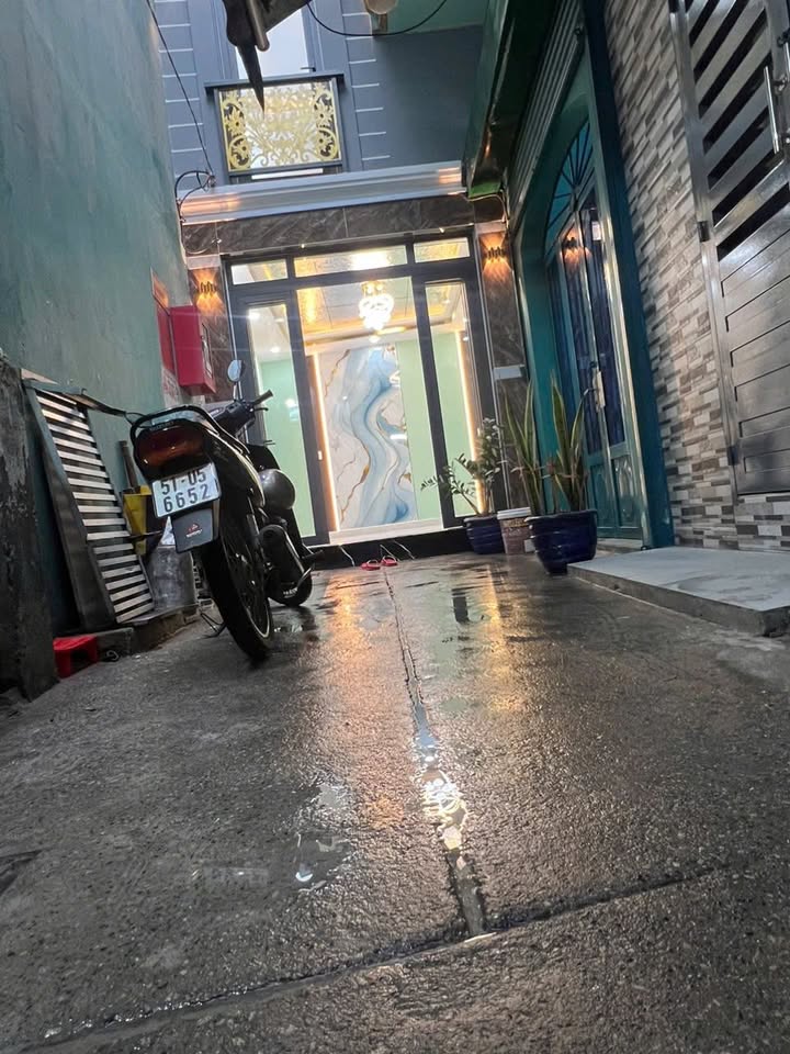 Nhà phố Đoàn Văn Bơ, Quận 4 - 37.5m² giá chỉ 3.35 tỷ - Sổ hồng chính chủ