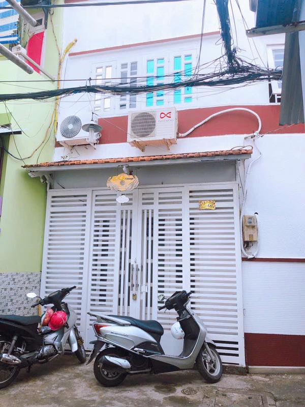 Nhà 3 tầng Quận 4, 27.5m² giá 2.6 tỷ - Sổ hồng riêng, vào ở ngay!