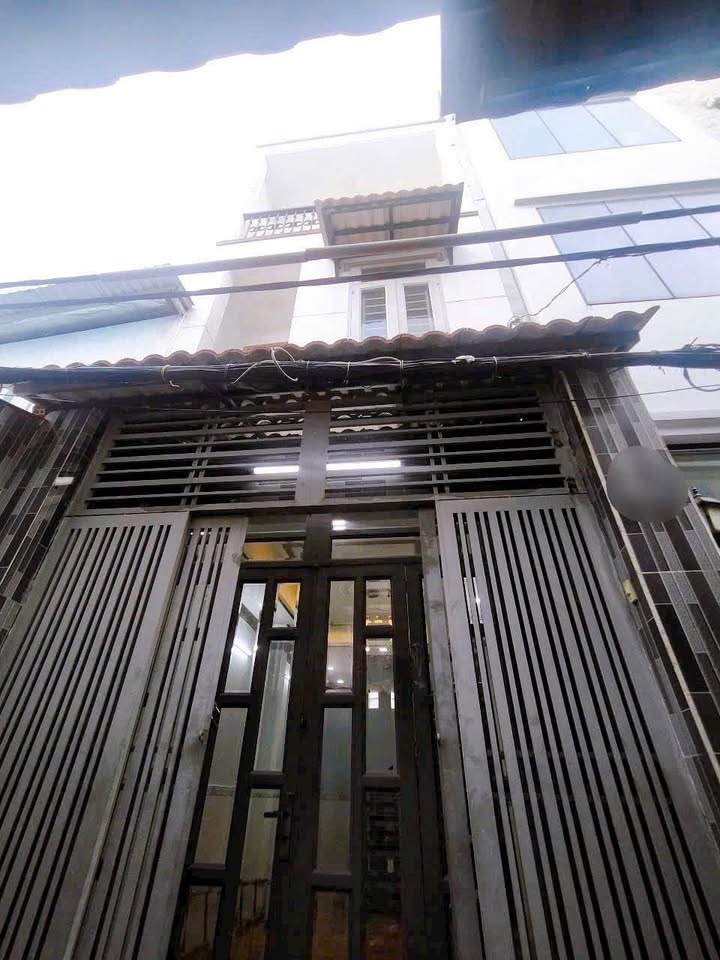 Nhà phố 3 tầng Đoàn Văn Bơ, Q4 36m² giá 4.2 tỷ - Vị trí tuyệt đẹp, tiện ích đầy đủ!