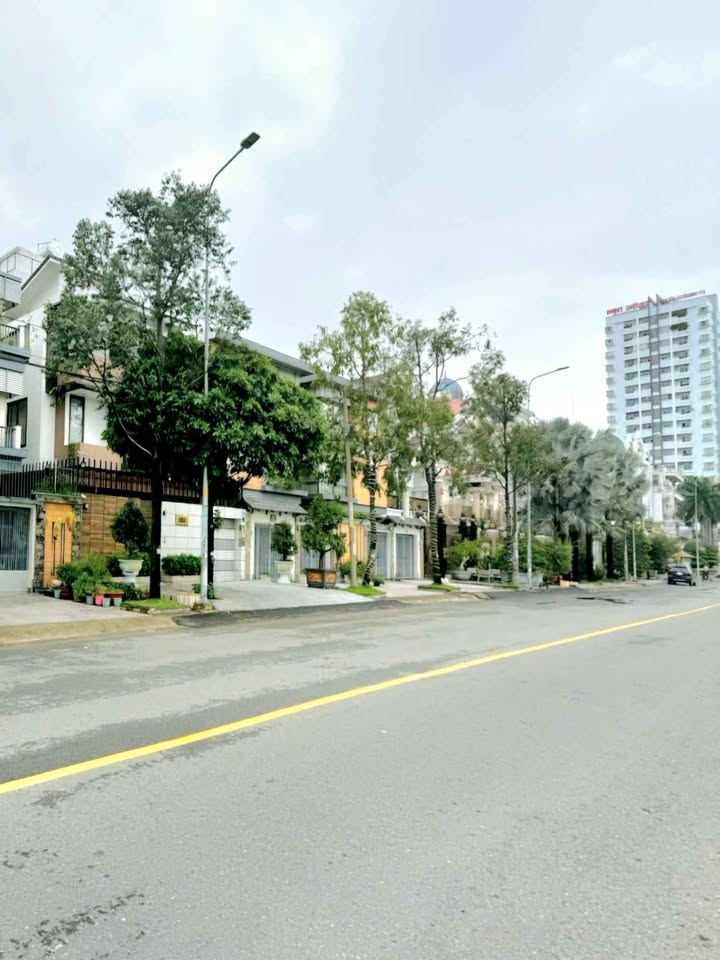 Tòa nhà FrontHouse VPCTY Tên Lửa 200m² giá thỏa thuận - Nội thất cao cấp, đa công năng!