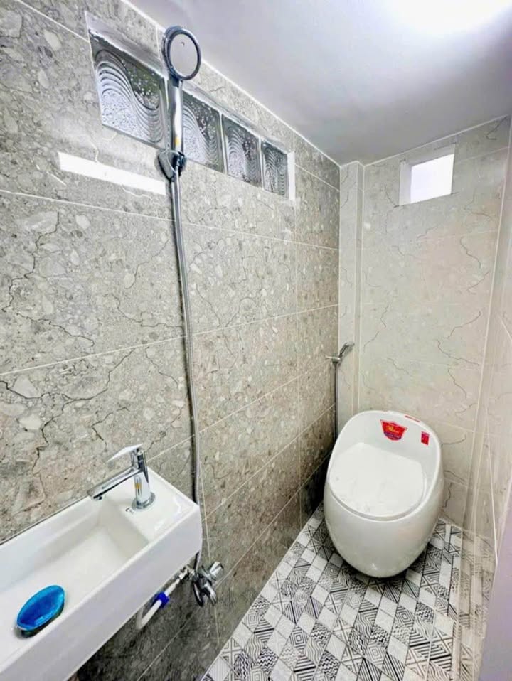 Nhà 2 Lầu Đẹp Phường 16 Quận 4 12m² giá 1.799 tỷ - Phong thủy tốt, sổ hồng riêng!