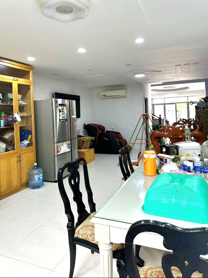 Nhà mặt tiền Tân Hương, Quận Tân Phú 80m² giá 20 triệu - Cho thuê rẻ, vị trí đắc địa!