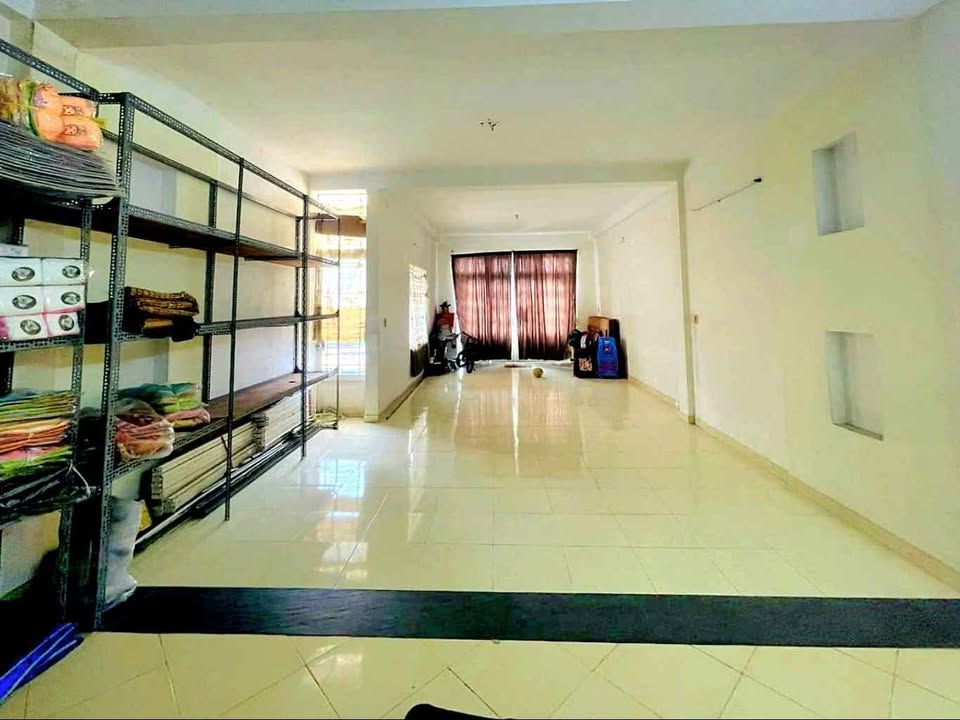 Nhà mặt tiền nội bộ 4 tầng 135m² giá 13 tỷ - Chính chủ, sẵn sàng ở ngay!