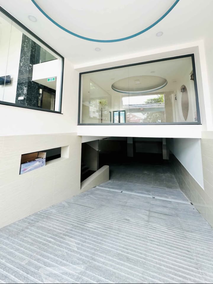 FrontHouse mặt tiền Hậu Giang, Quận 6, 180m² giá 40 tỷ - Kinh doanh đa nghề sầm uất!