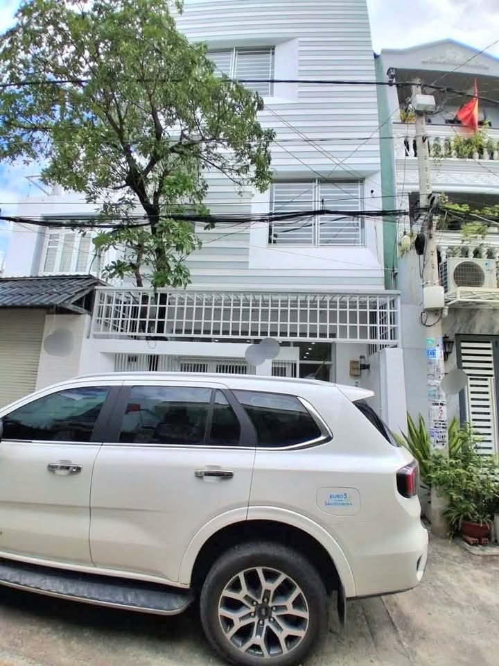 Nhà phố 3 tầng Huyện Nhà Bè 60m² giá 5 tỷ - Sổ hồng chính chủ, hẻm 6m thoáng đãng!