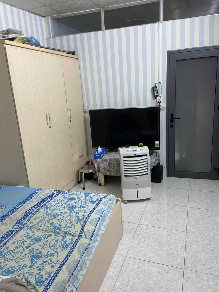 Nhà bán tại Quốc lộ 50, Bình Hưng 30m² giá 2.2 tỷ - Thiết kế đẹp, thoáng mát!