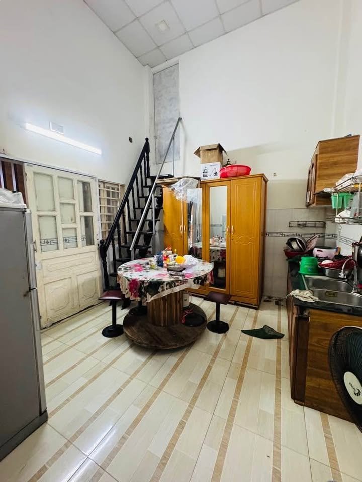 Nhà bán KDC Lê Thành, Bình Tân 75m² giá 6.75 tỷ - Thiết kế tiện nghi, sẵn sàng ở ngay!